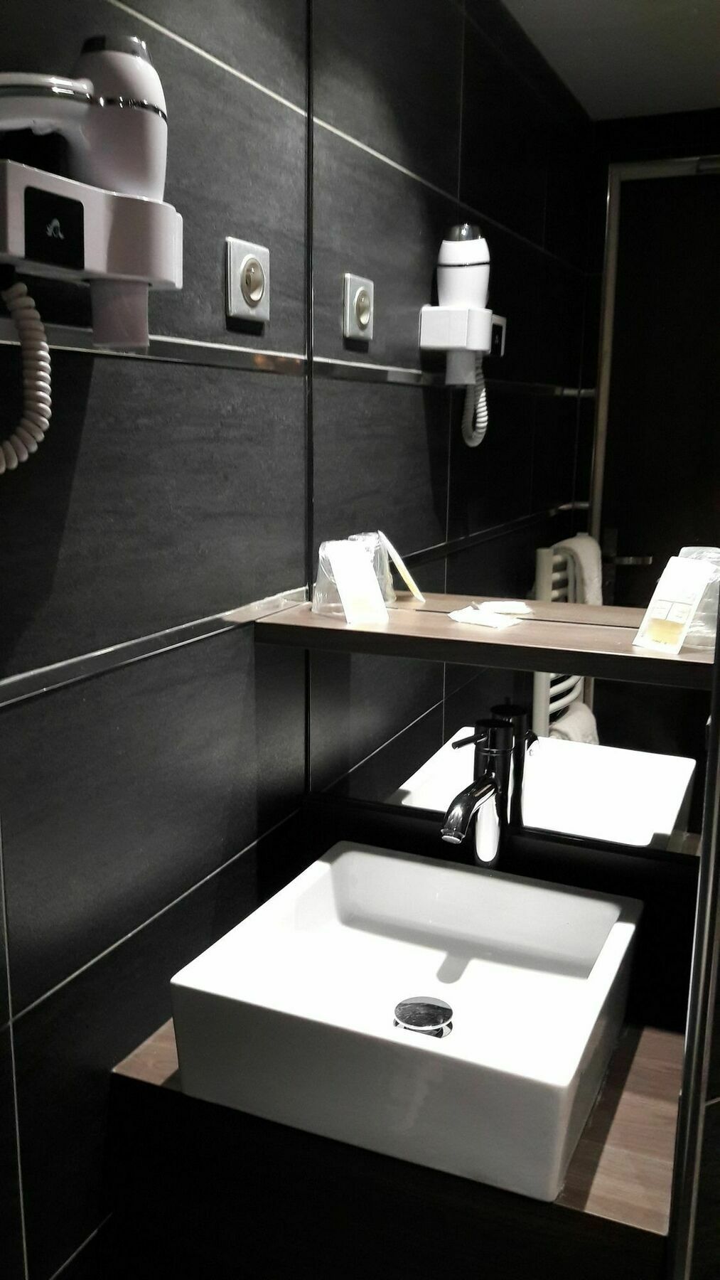 Hotel Crocus Caen Memorial Eksteriør billede